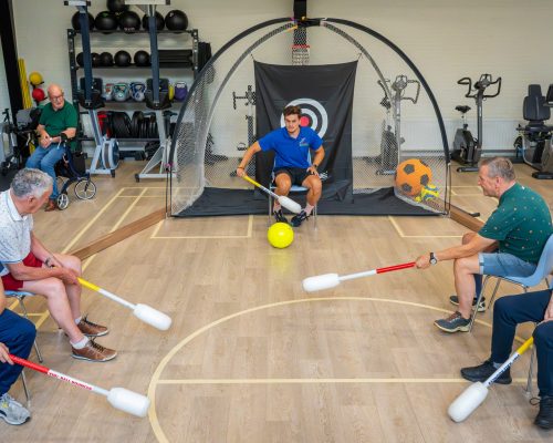 Bezoekers bewegen tijdens dagbesteding bij WYzorg in Oisterwijk